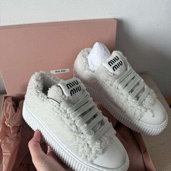 NWT Miu Miu Low Top Sneakers White Shearling Lace Up Sz 35.5 - Picture 5 of 11